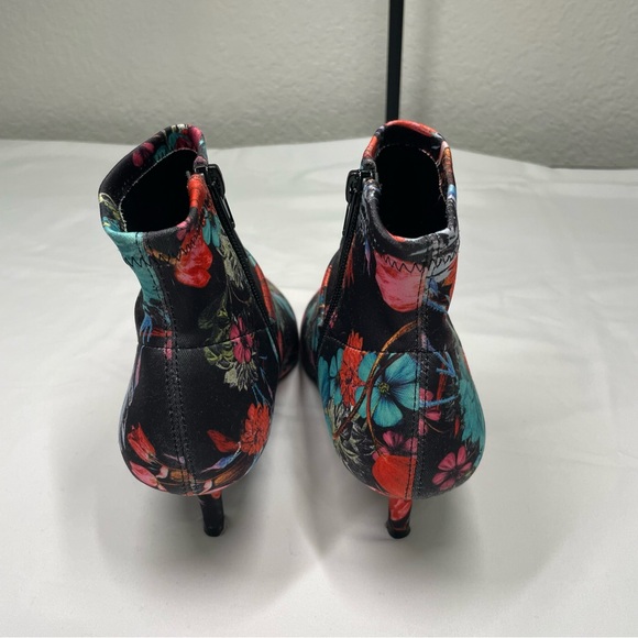 Steve Madden Floral Pointed Toe Ankle Boots - Picture 6 of 8